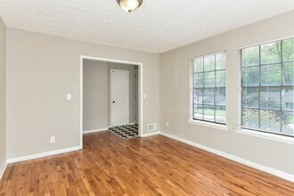 4284 Dogwood Farms Dr in Decatur, GA - Building Photo - Building Photo