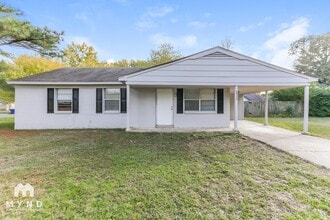 2975 Fairlane Dr in Horn Lake, MS - Building Photo - Building Photo