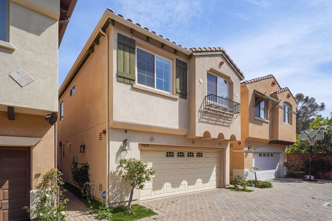 5858 Levi Ln in Van Nuys, CA - Building Photo - Building Photo