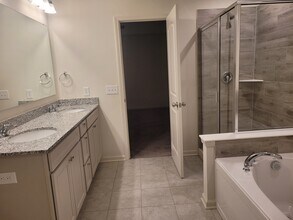 13228 Caterwood Cir in Fishers, IN - Foto de edificio - Building Photo