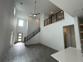 12721 Oxford Gate Dr in Houston, TX - Building Photo