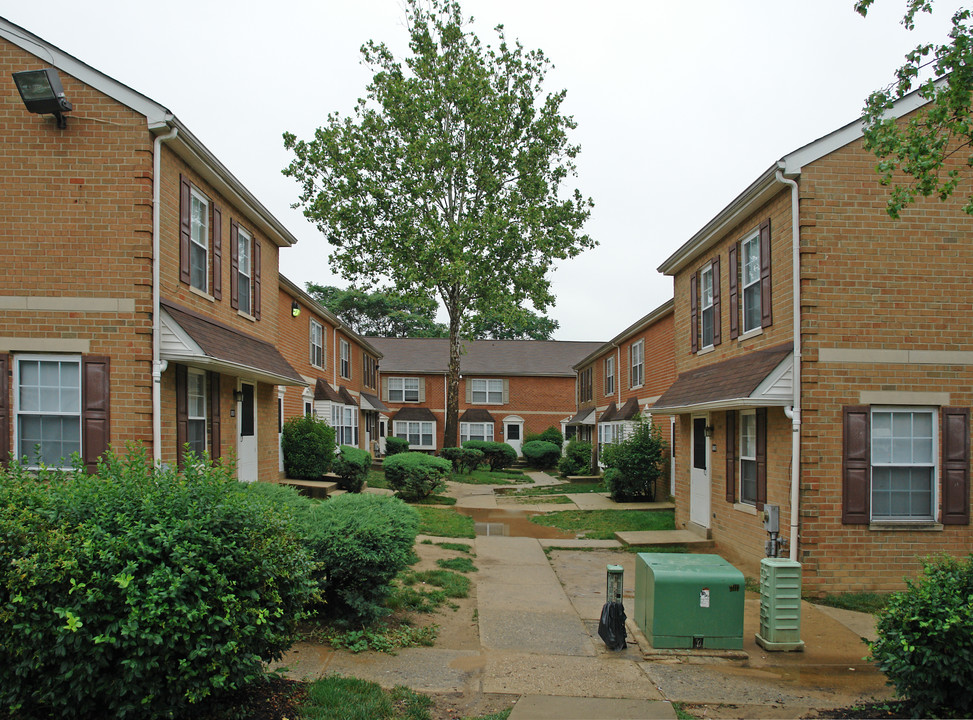 Compton Townhouse Apartments in Wilmington, DE - Foto de edificio