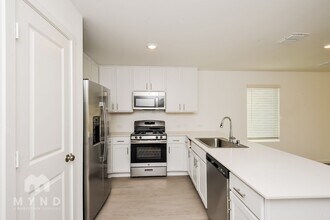 2716 Mistwood Dr in Fort Worth, TX - Foto de edificio - Building Photo