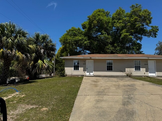 property at 3205 E 2nd Ct