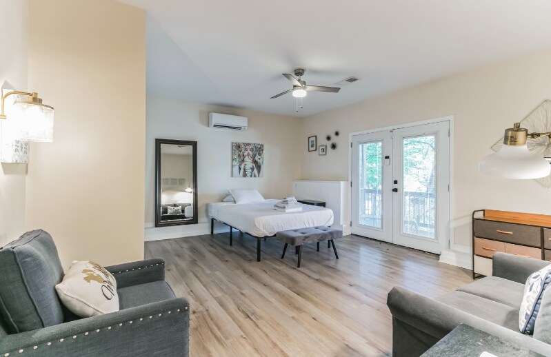 4111 Fredericksburg Dr-Unit -A in College Park, GA - Building Photo