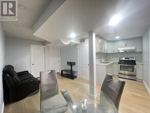 11 Quantum St in Markham, ON - Building Photo - Building Photo