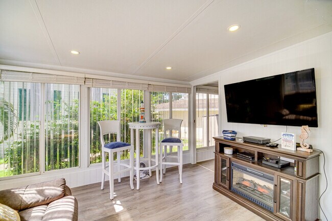 1161 Nettles Blvd in Jensen Beach, FL - Building Photo - Building Photo