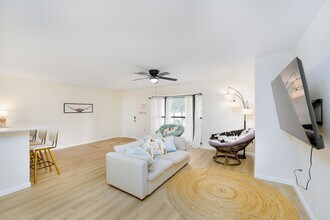 4936 40th Ave N in St. Petersburg, FL - Building Photo - Building Photo