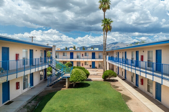 Knollwood Terrace in Tucson, AZ - Foto de edificio - Building Photo