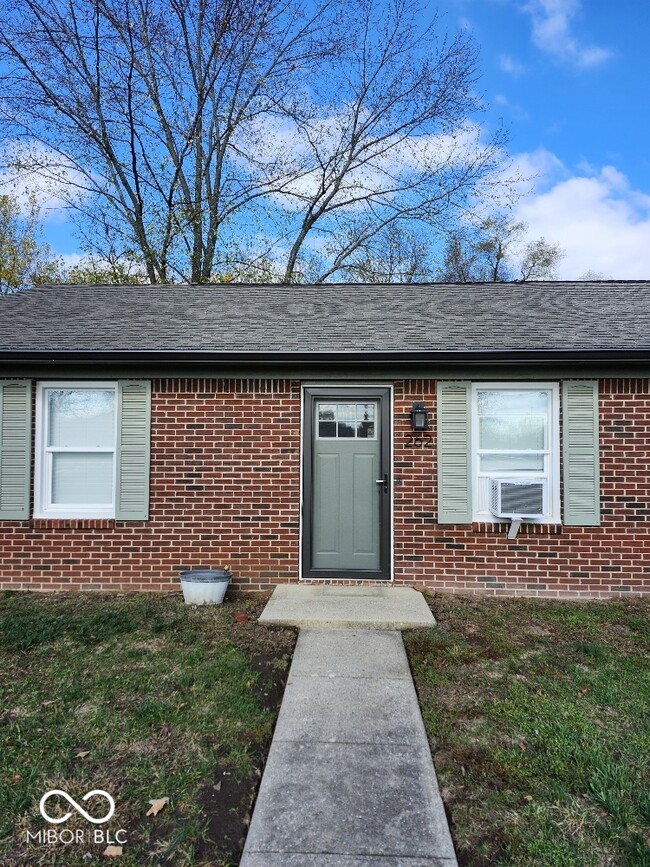 262 Walnut St in Noblesville, IN - Foto de edificio - Building Photo