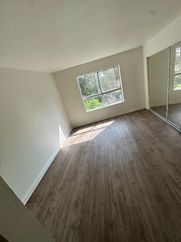 15009 Moorpark St in Los Angeles, CA - Foto de edificio - Building Photo