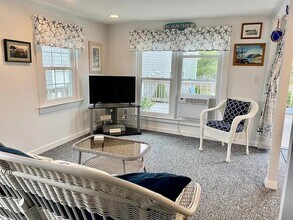 34 Ellery Ave in Middletown, RI - Building Photo - Building Photo