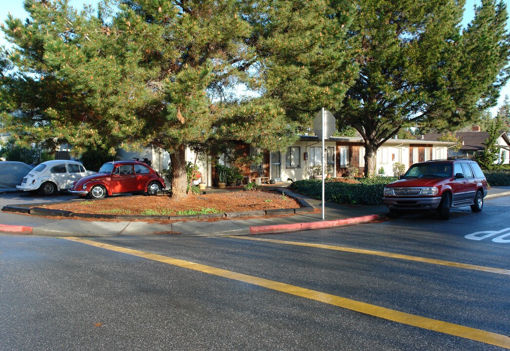 198 Gladys Ave in Mountain View, CA - Foto de edificio