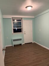 4530 48th St, Unit 1st floor in Woodside, NY - Building Photo - Building Photo