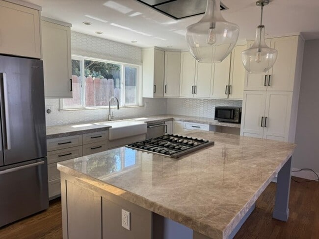 property at 1726 Hilton St
