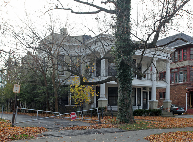 519 W Bancroft St in Toledo, OH - Building Photo - Building Photo