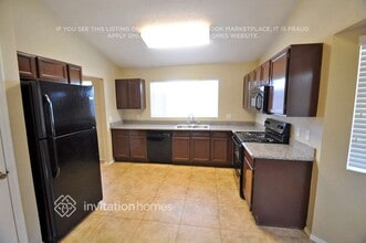 801 W Piute Ave in Phoenix, AZ - Building Photo - Building Photo