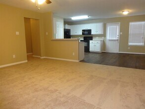 4530 Nueces River Loop in Spring, TX - Foto de edificio - Building Photo