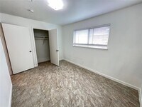 11603 Leader St photo'