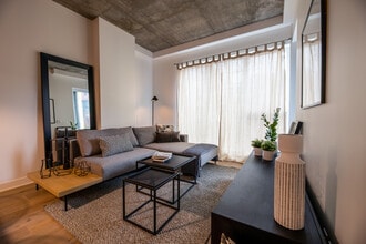 St Ann Appartements in Montréal, QC - Building Photo - Building Photo