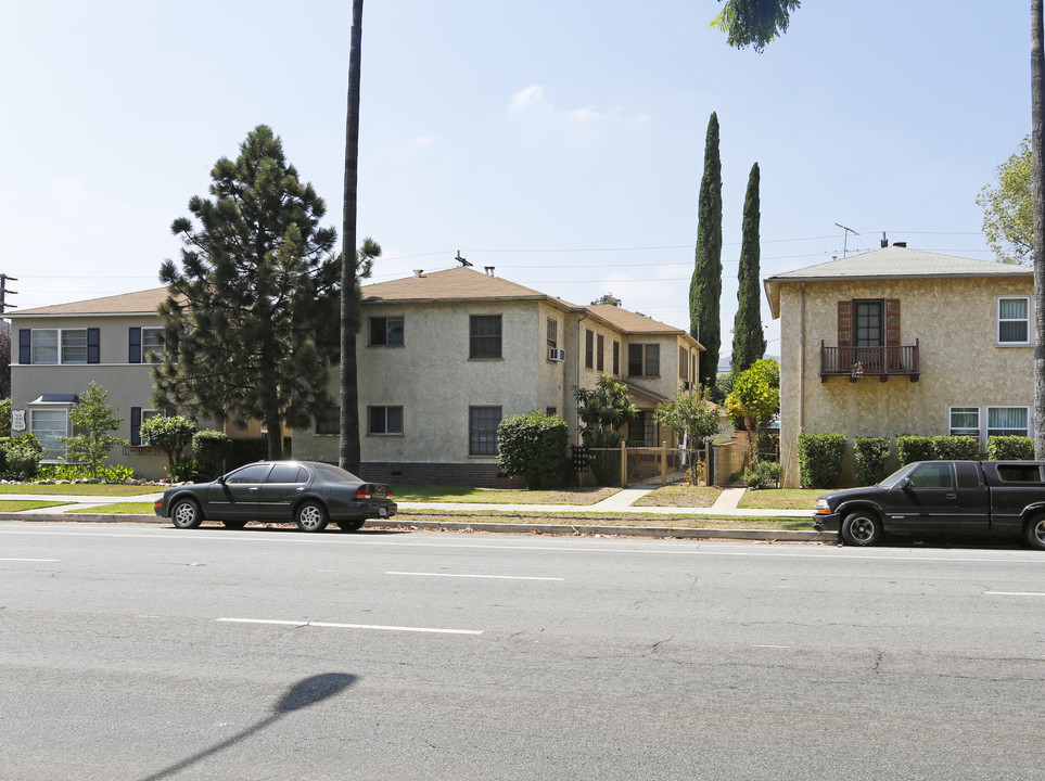 960-962 W Glenoaks Blvd in Glendale, CA - Building Photo