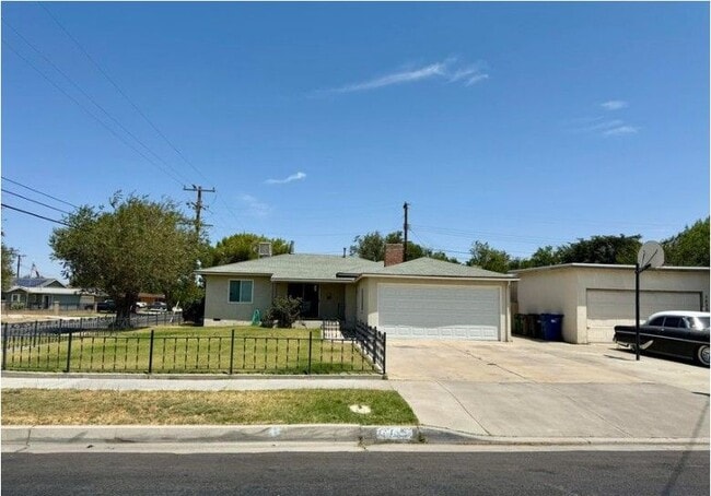 1445 W Jackman St in Lancaster, CA - Building Photo - Building Photo