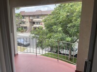 ***2BED - 1.5 BATH*** Fully Remodeled Unit in Burbank, CA - Foto de edificio - Building Photo