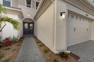 14965 RedCove Pl, Unit 0803 in Westlake, FL - Foto de edificio - Building Photo