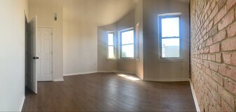 912 Newington Ave, Unit Master Bedroom in Baltimore, MD - Building Photo