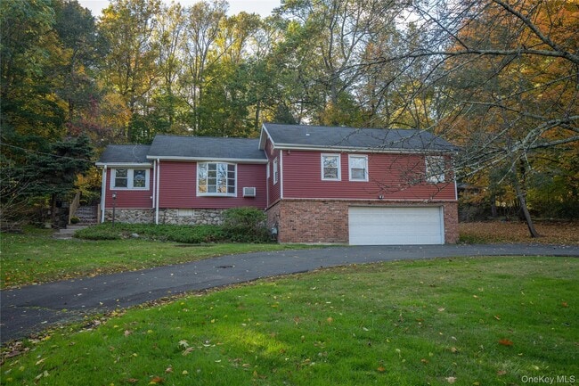 551 S Pascack Rd in Spring Valley, NY - Building Photo - Building Photo