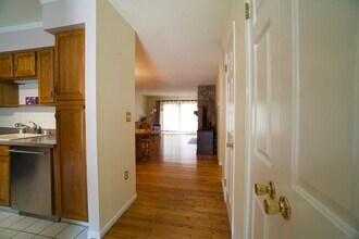 21 Ashford Dr in Avon, CT - Building Photo - Building Photo