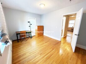 40 Plymouth St, Unit 2 in Cambridge, MA - Building Photo