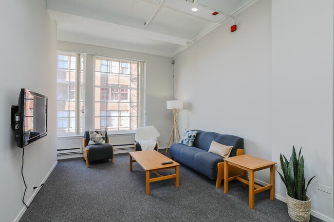 731 Plymouth by 3L Living in Chicago, IL - Building Photo - Interior Photo