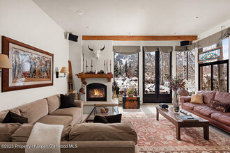 155 Lone Pine Rd in Aspen, CO - Building Photo - Building Photo