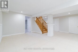 409 Silverthorne Crescent in Mississauga, ON - Building Photo - Building Photo