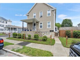 93 Belleville Rd in New Bedford, MA - Building Photo