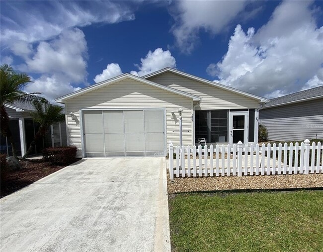 property at 1672 Duran Dr