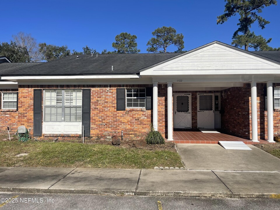 9252 San Jose Blvd in Jacksonville, FL - Building Photo