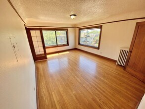 Parkway Apartments in Seattle, WA - Building Photo - Building Photo