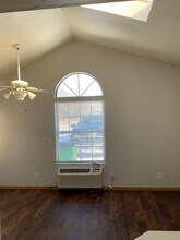 325-325 Washington St in Baldwin City, KS - Building Photo - Building Photo