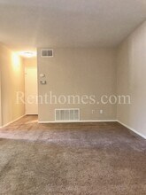 13534 Longfellow Ln in San Diego, CA - Building Photo - Building Photo