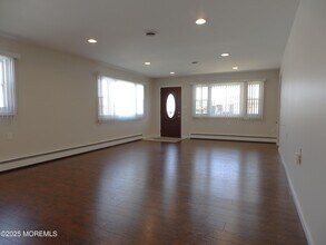 39 Eldorado St in Toms River, NJ - Building Photo - Building Photo