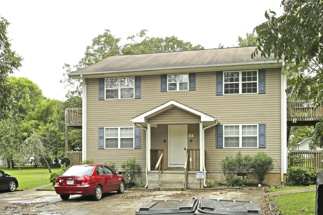 402 Hall St in La Fayette, GA - Foto de edificio