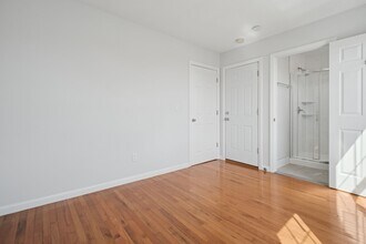 4 South St in Jersey City, NJ - Building Photo - Building Photo