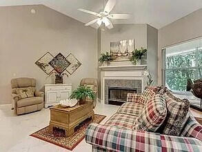 1849 Ocean Village Dr in Fernandina Beach, FL - Foto de edificio - Building Photo