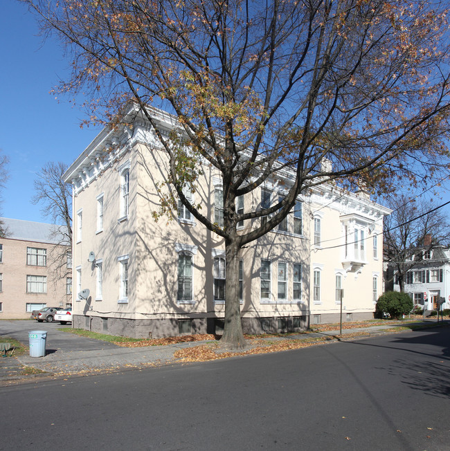 203 Fair St in Kingston, NY - Building Photo - Building Photo