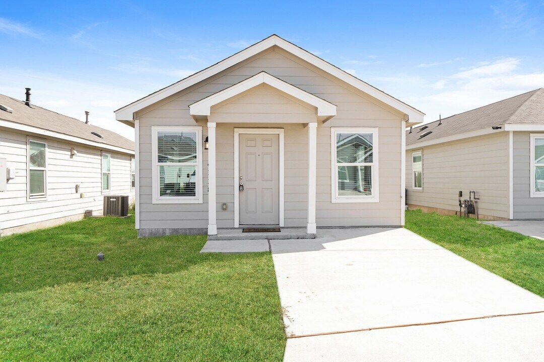 14738 Southton Basin in San Antonio, TX - Building Photo