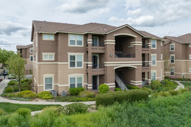 Valencia Point in Sacramento, CA - Building Photo - Building Photo