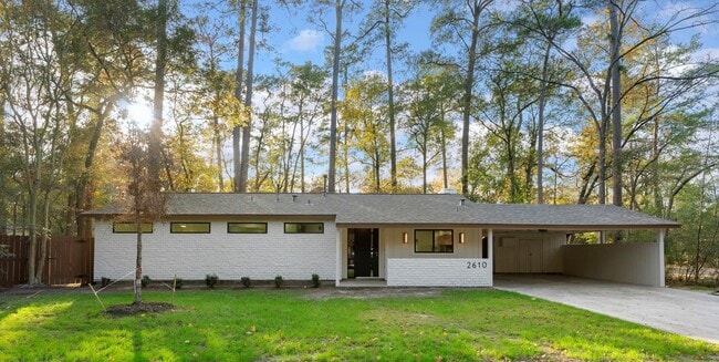 property at 2610 N Red Cedar Cir