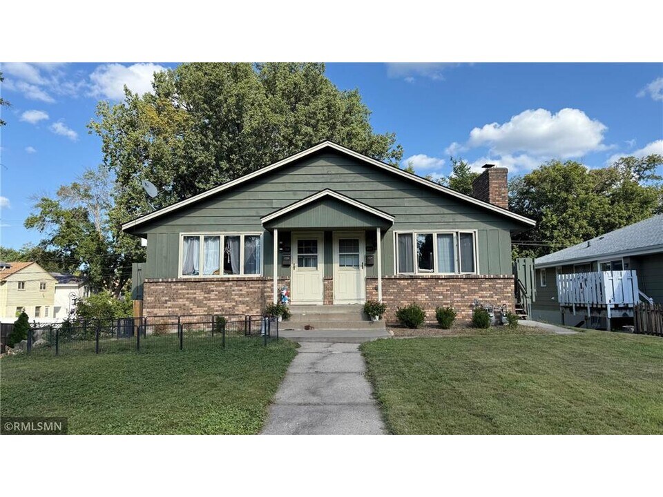 711 6th Ave S in Hopkins, MN - Building Photo